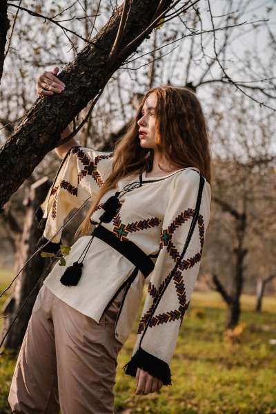 Вышиванка женская "Гуцулка Ксеня" желтая