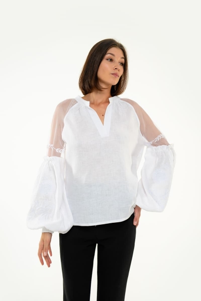 Blouse embroidered "Marevo" white