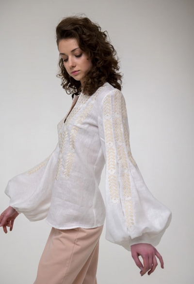 Embroidered blouse Strumivka white
